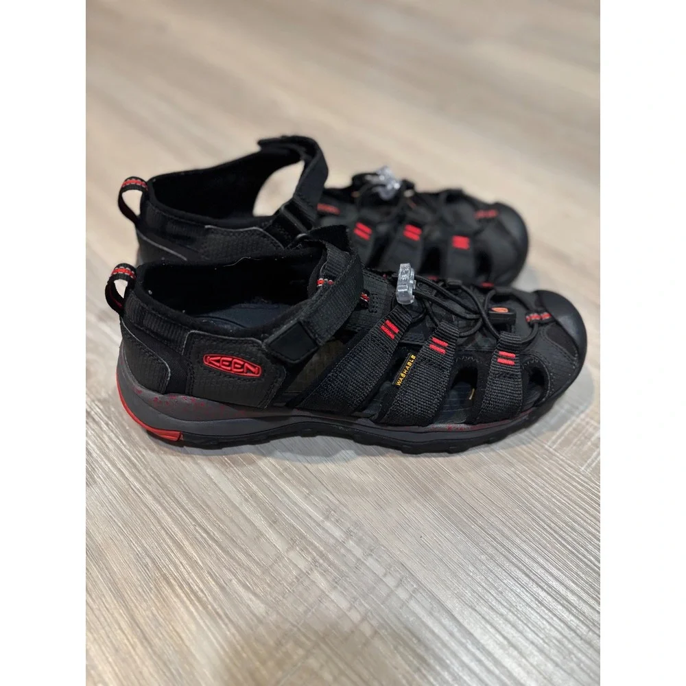 Keen Newport H2 Mens 5 Womens 7 Black Red Hiking Water Sandals 1018421